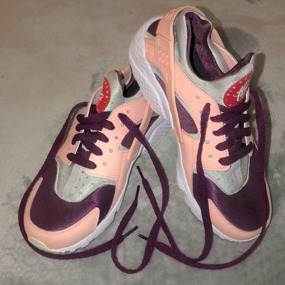 Nike Air Huarache Life athletic shoes. Like new!